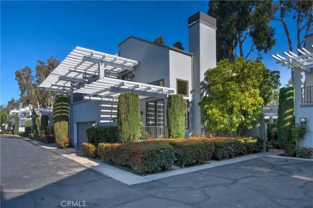 MLS: OC23045110 Condo For Sale