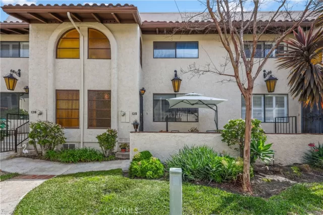 MLS: OC23045240 Condo For Sale