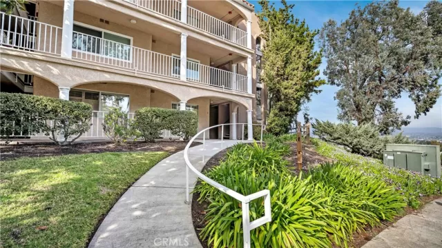 MLS: OC23045395 Condo For Sale