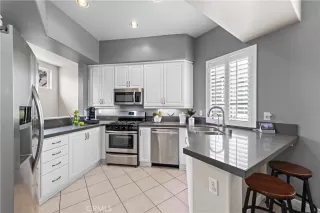 Photo #4: OC23045430 Listing 