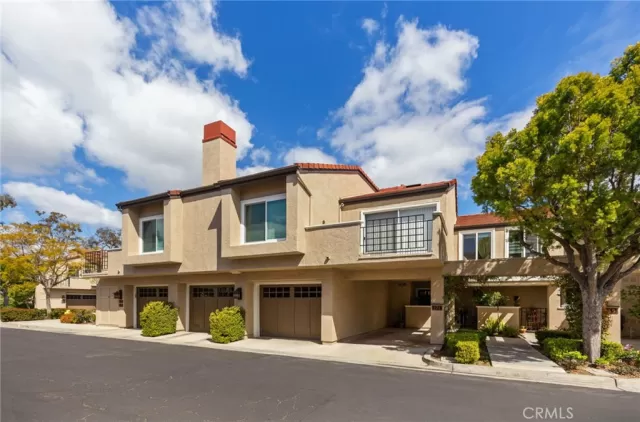 MLS: OC23045481 Condo For Sale