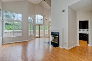 Photo #4: OC23045510 Listing 