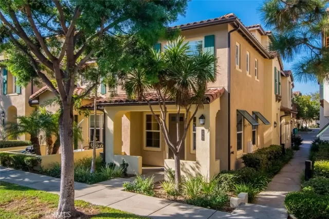 MLS: OC23045693 Condo For Sale