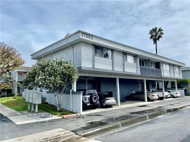 MLS: OC23045700 Condo For Sale