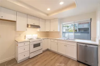 Photo #2: OC23045700 Listing 