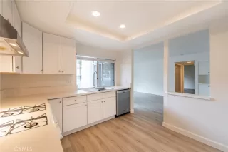 Photo #4: OC23045700 Listing 