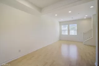 Photo #3: OC23045867 Listing 