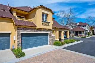 Photo #2: OC23046130 Listing