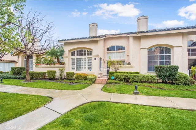 MLS: OC23046362 Condo For Sale