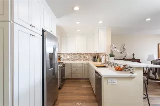 Photo #3: OC23046410 Listing