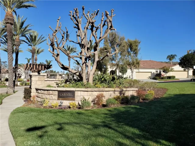 MLS: OC23046843 Condo For Sale