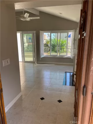 Photo #5: OC23047115 Listing 