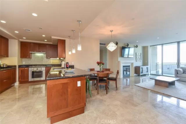 MLS: OC23047172 Condo For Sale