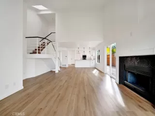 Photo #2: OC23047318 Listing 