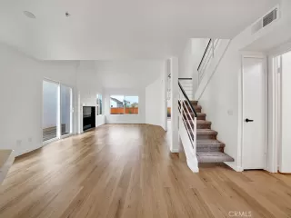 Photo #3: OC23047318 Listing 