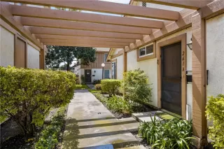 Photo #3: OC23047333 Listing 