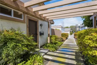 Photo #5: OC23047333 Listing 