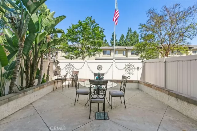 MLS: OC23047461 Condo For Sale