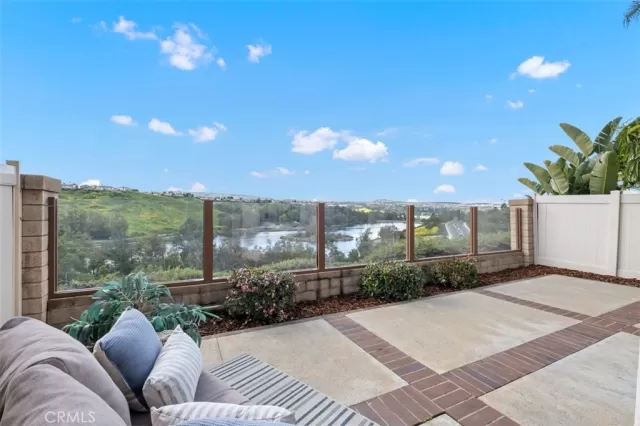 MLS: OC23047660 Condo For Sale