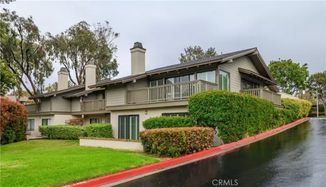 MLS: OC23047936 Condo For Sale