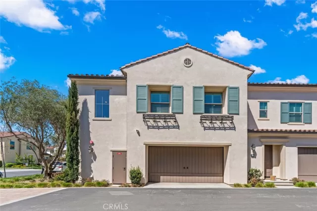 MLS: OC23048208 Condo For Sale