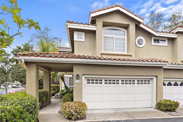 MLS: OC23048372 Condo For Sale