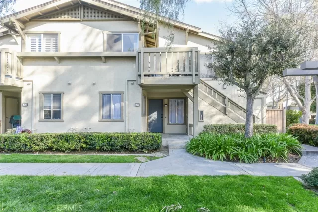 MLS: OC23048489 Condo For Sale