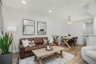 Photo #4: OC23048520 Listing 