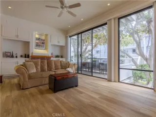 Photo #6: OC23048550 Listing 