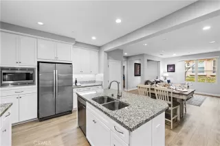 Photo #3: OC23048633 Listing