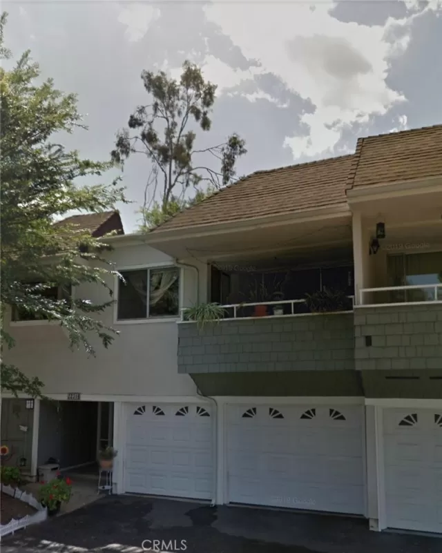 MLS: OC23048898 Condo For Sale