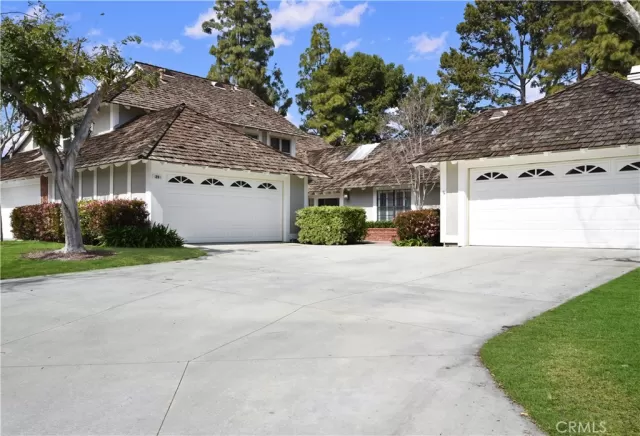 MLS: OC23049035 Condo For Sale