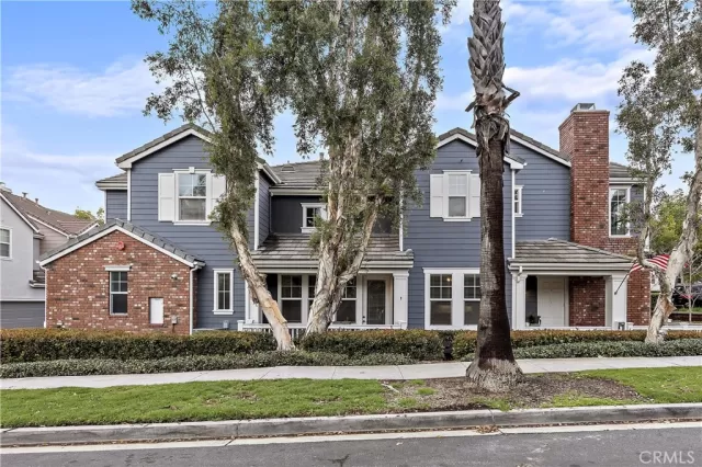 MLS: OC23049093 Condo For Sale