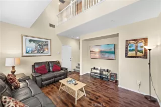 Photo #4: OC23049093 Listing 