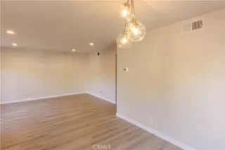 Photo #4: OC23049446 Listing 