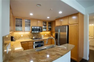 Photo #6: OC23049527 Listing 