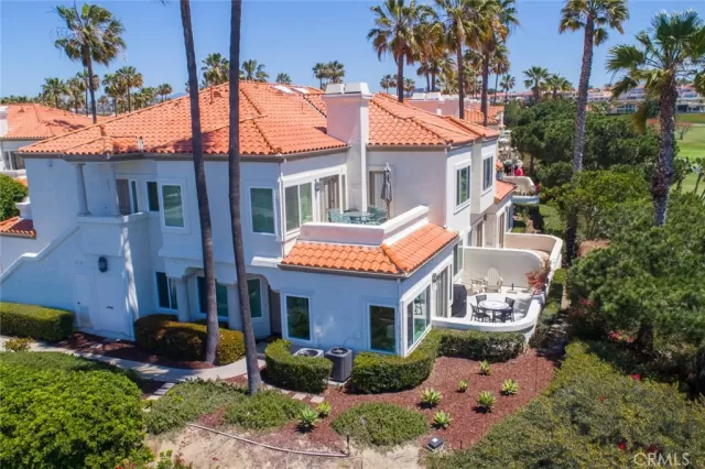 MLS: OC23049606 Condo For Sale