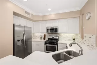 Photo #5: OC23049760 Listing