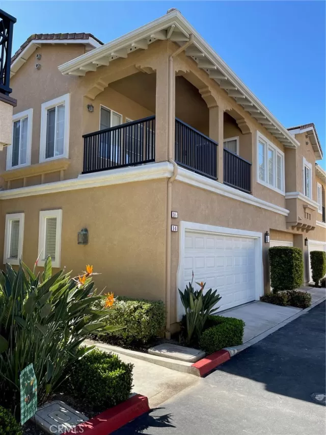 MLS: OC23049893 Condo For Sale