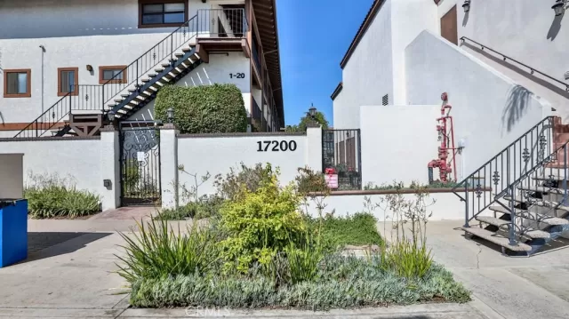 MLS: OC23050229 Condo For Sale