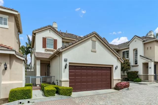 MLS: OC23050594 Condo For Sale