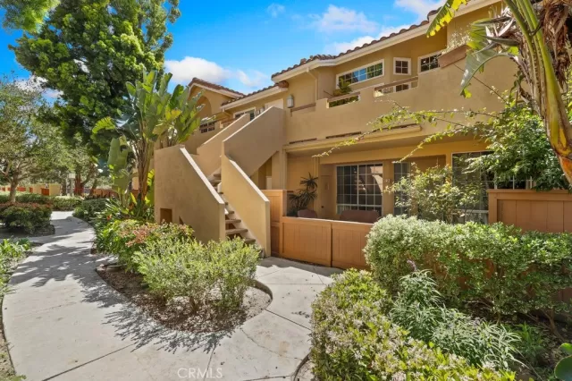 MLS: OC23050712 Condo For Sale