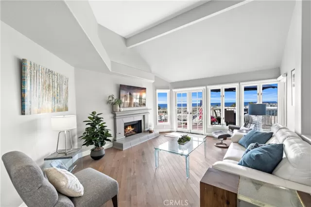 MLS: OC23050713 Condo For Sale