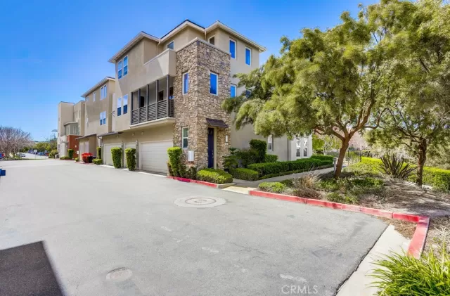 MLS: OC23050960 Condo For Sale