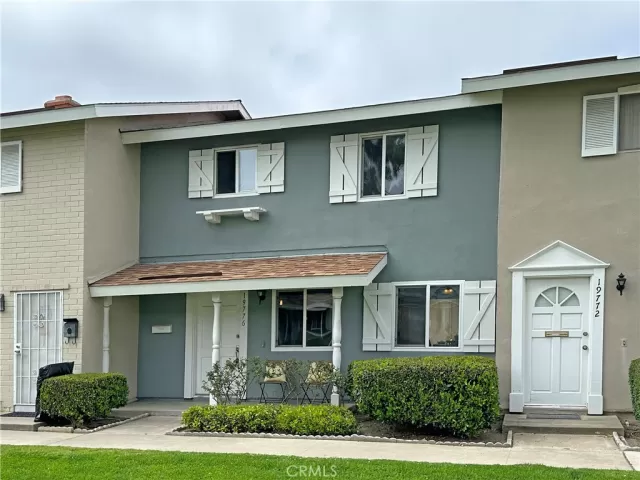 MLS: OC23051439 Condo For Sale