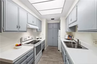 Photo #4: OC23051905 Listing