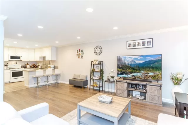 MLS: OC23052194 Condo For Sale