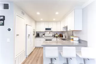 Photo #6: OC23052194 Listing 