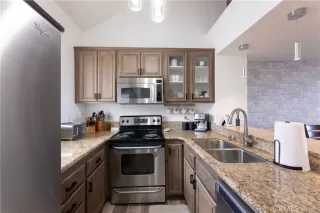 Photo #5: OC23052747 Listing 