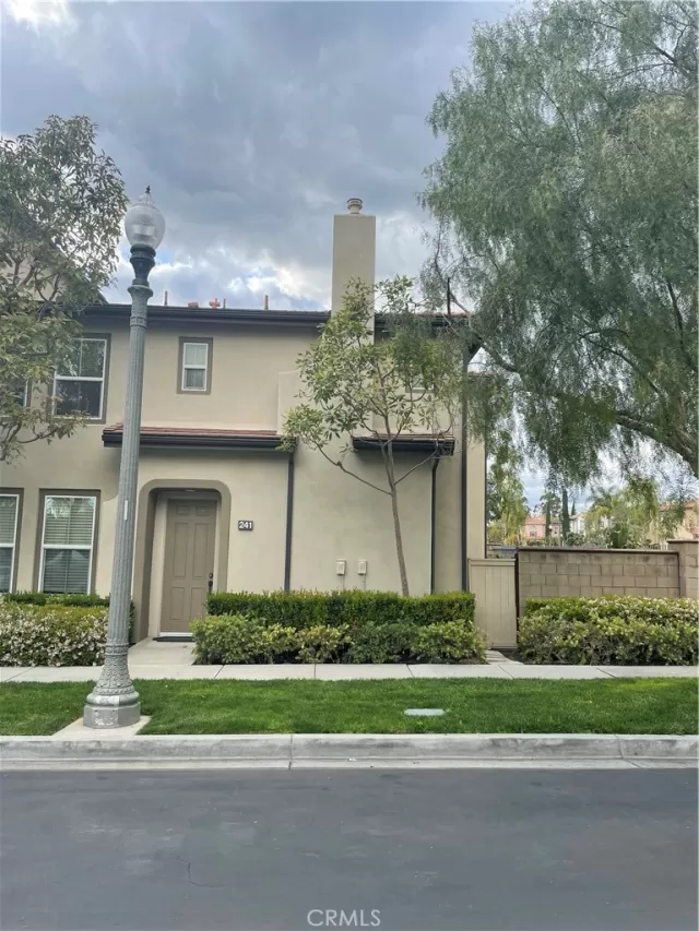 MLS: OC23052981 Condo For Sale